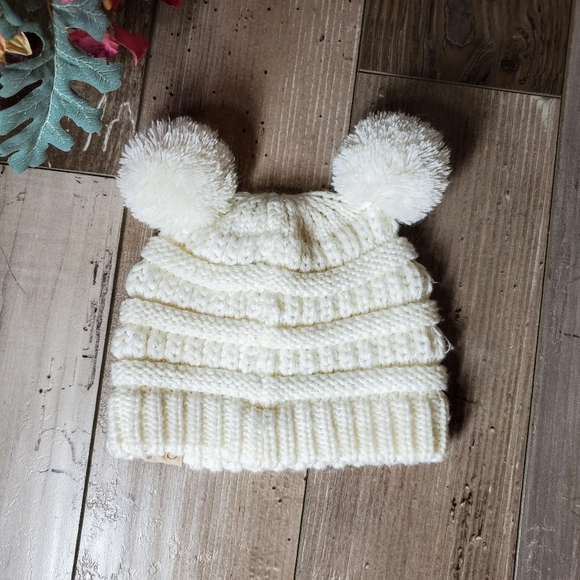 C.C. Baby Cream Colored Knit Pom Pom Beanie Winter Hat 100% Acrylic - Picture 7 of 8